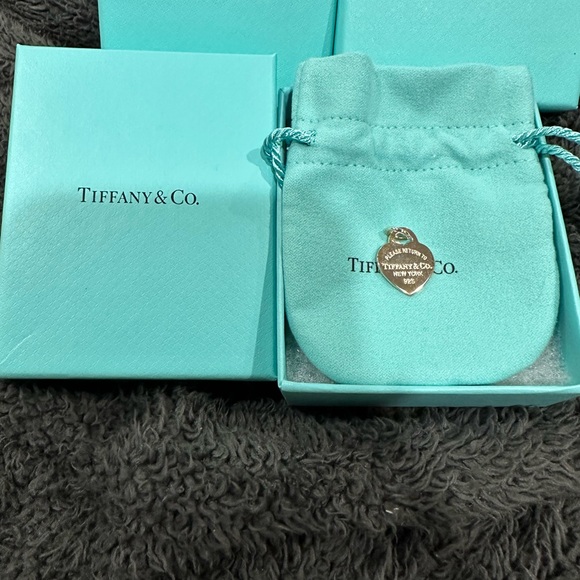 Authentic Tiffany Small RTT Pink Enameled Heart NEW Discounted - Picture 3 of 6